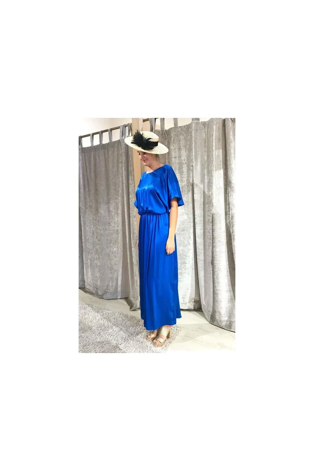 Vestido largo detalle puntilla azul