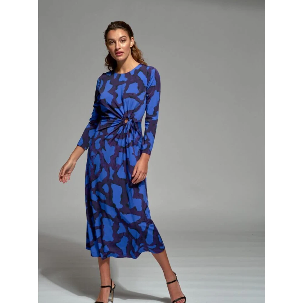 Vestido midi de seda con mangas larga
