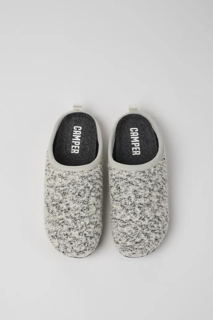Wabi Zapatillas de casa blancas y negras para mujer