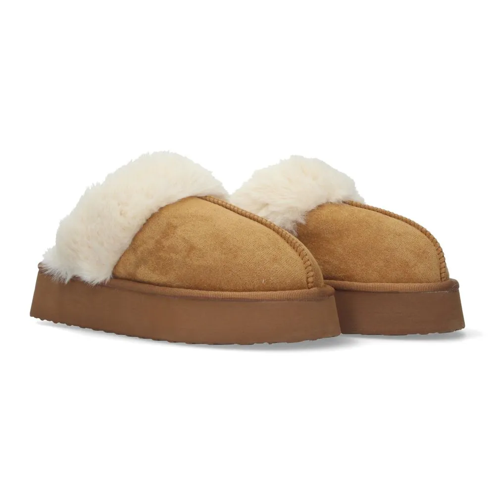 Zapatilla de casa estilo australiano cálidas forradas de pelo de plataforma y puntera redonda color