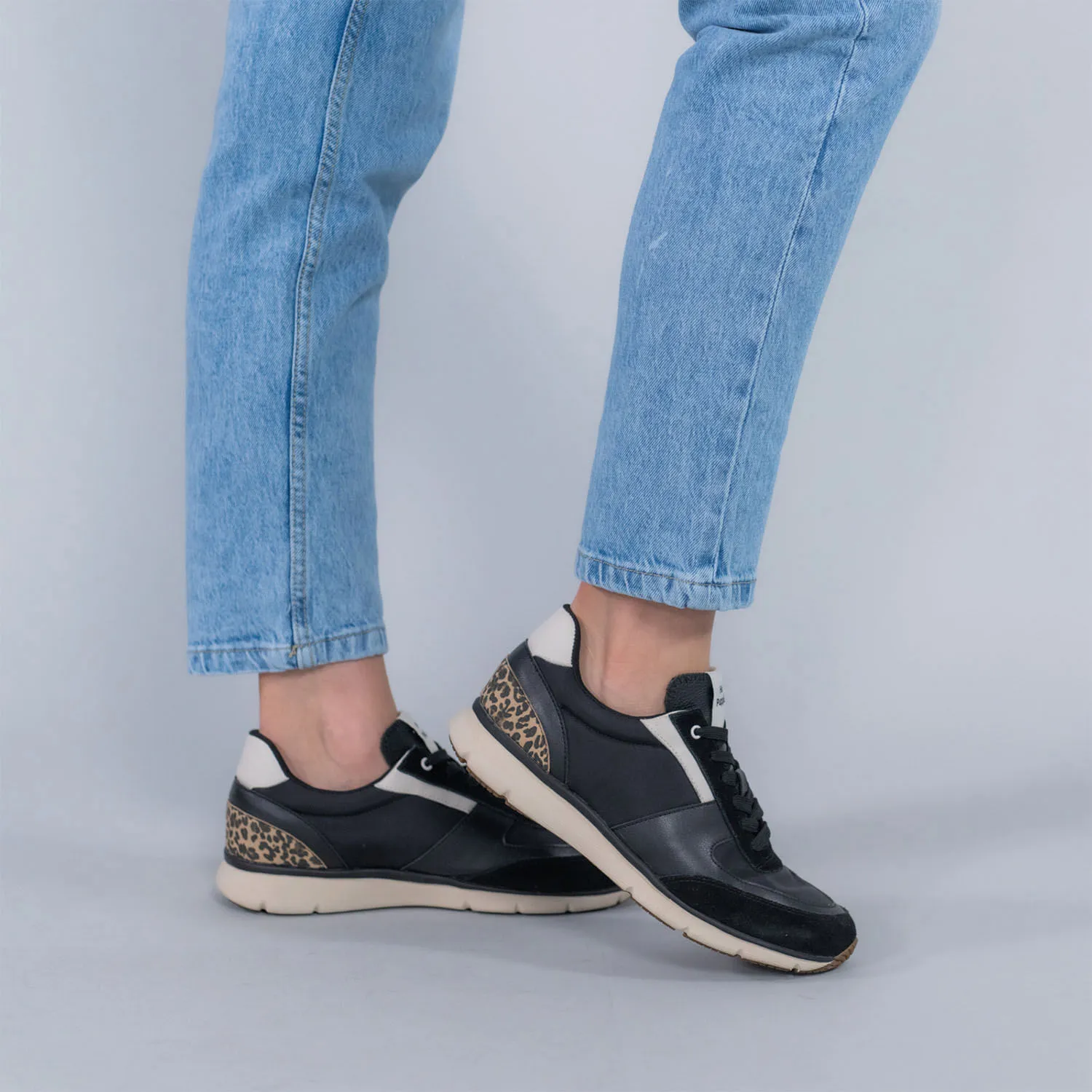 Zapatilla Mujer Camp Negro
