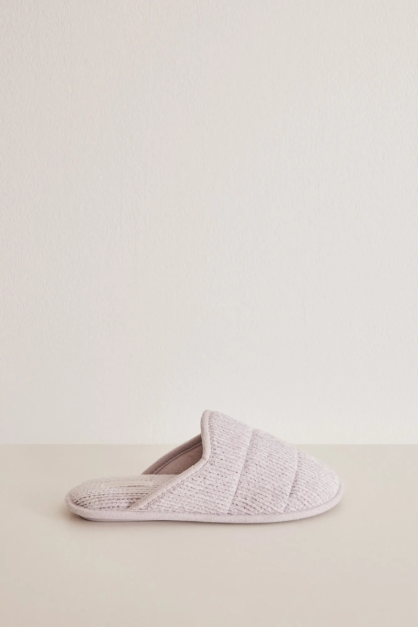 Zapatillas casa chenilla morado