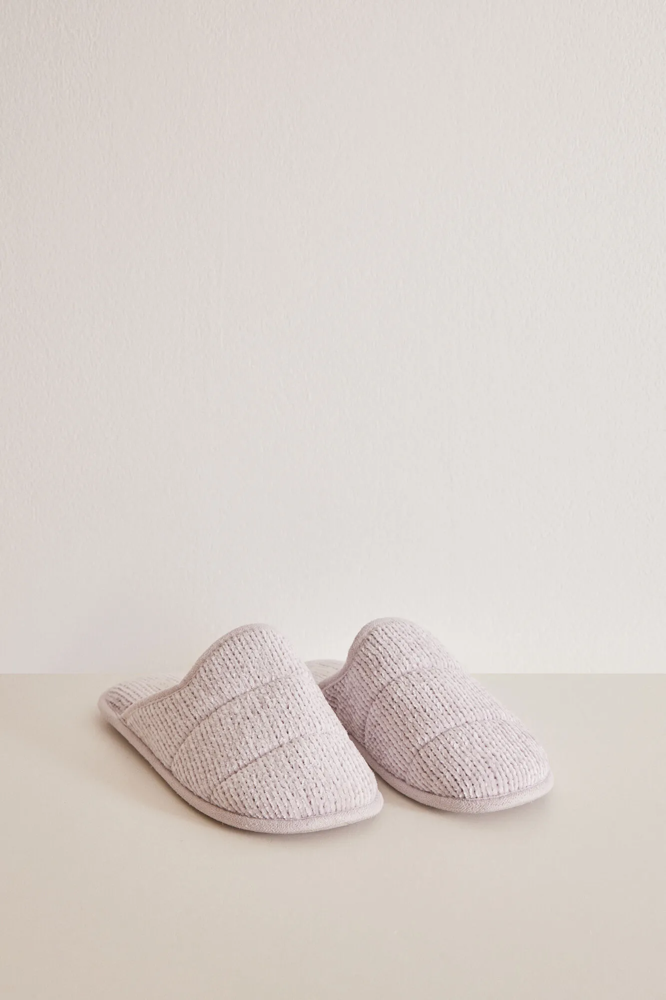 Zapatillas casa chenilla morado