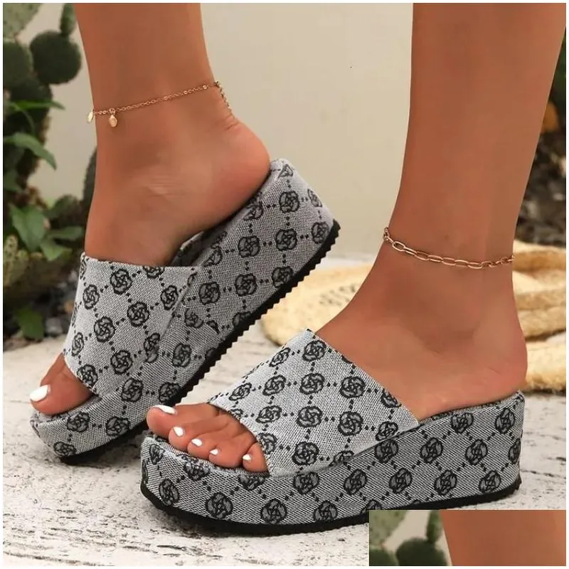 Zapatillas para mujeres tobogán marcas de verano sandalias de verano diseñador de moda zapatos de suela suave playa transpirable