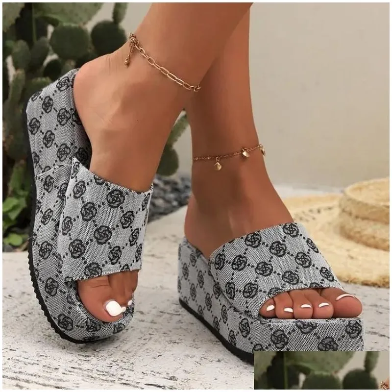 Zapatillas para mujeres tobogán marcas de verano sandalias de verano diseñador de moda zapatos de suela suave playa transpirable