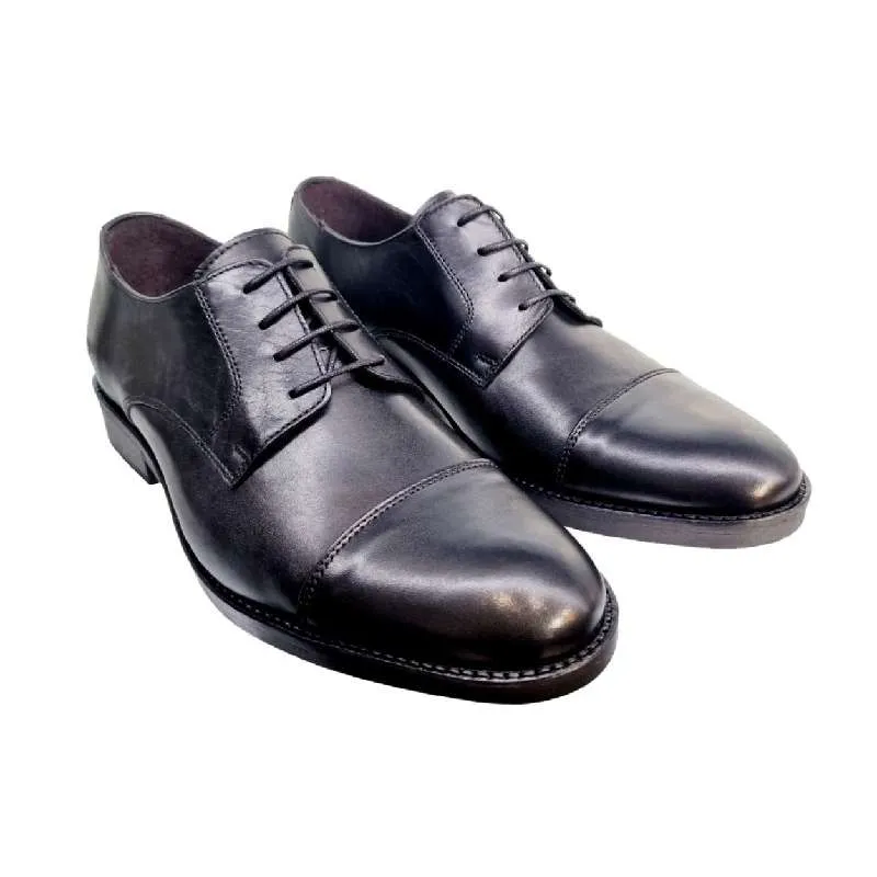 ZAPATO BLUCHER CLÁSICO CON PUNTERA NEGRO
