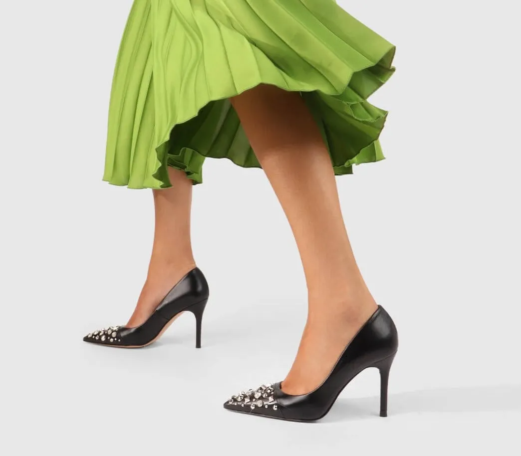 Zapatos de salón con puntera de tachas Sompo