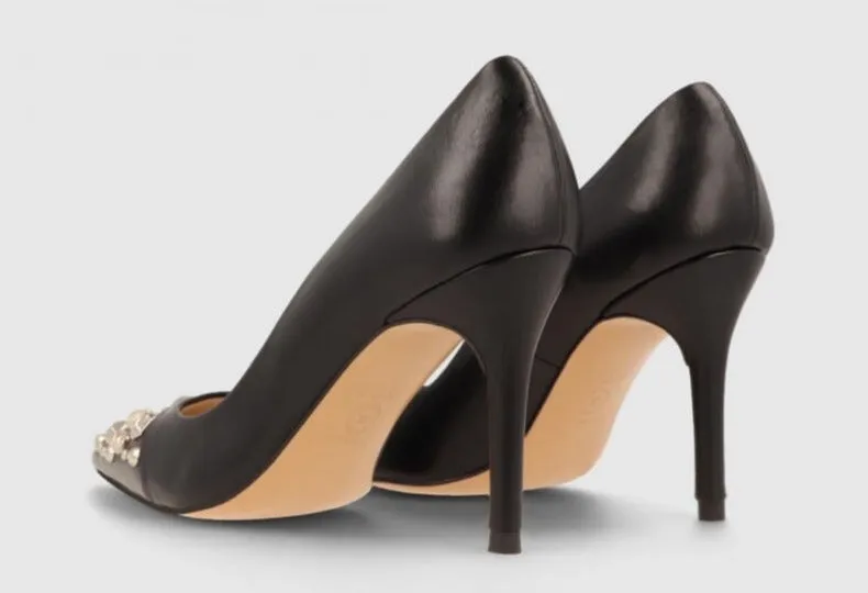 Zapatos de salón con puntera de tachas Sompo