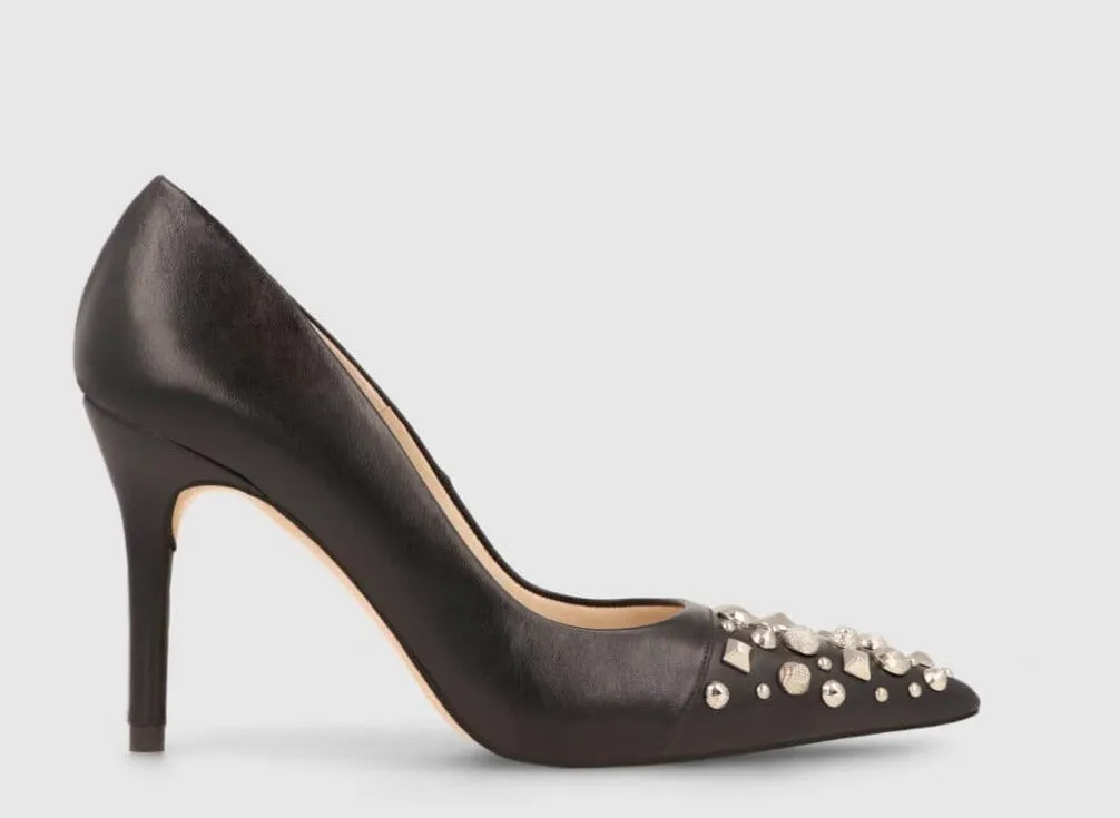 Zapatos de salón con puntera de tachas Sompo