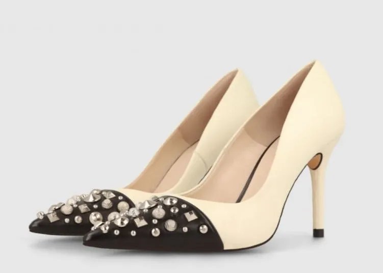Zapatos de salón con puntera de tachas Sompo