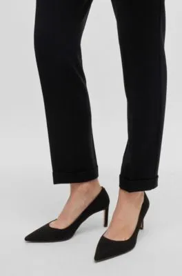 Zapatos de tacón de ante con puntera afilada y tachuela de la marca