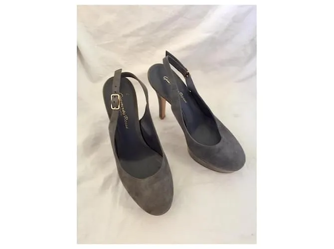 Zapatos de tacón Gianvito Rossi Gris 